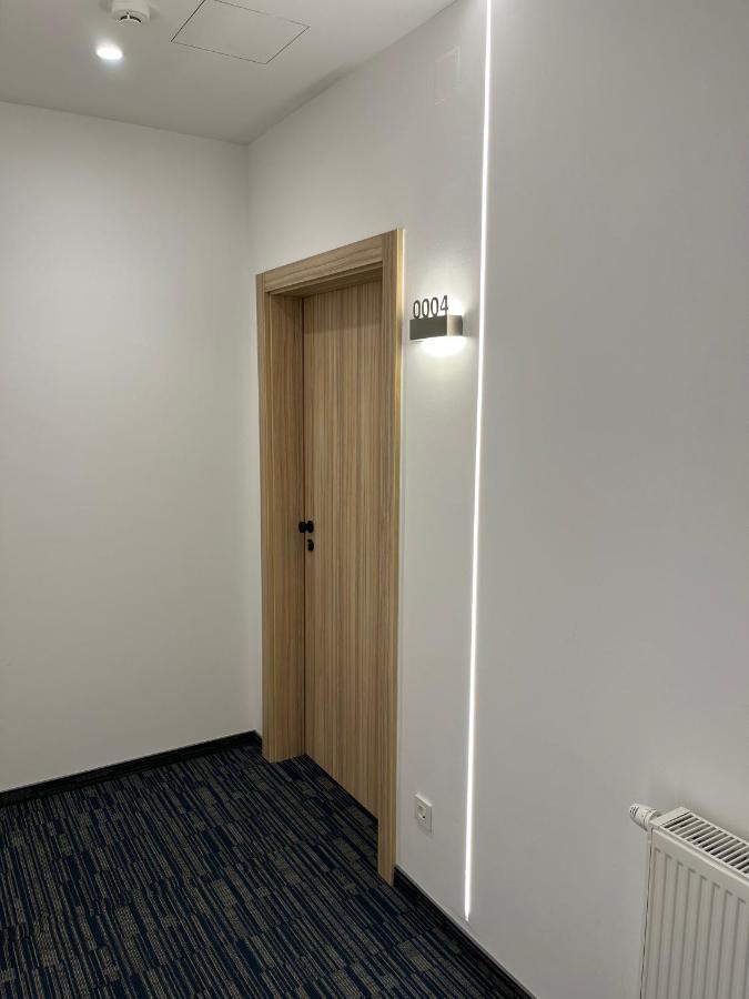 Maestro - Rooms & Restaurant Vukovar Luaran gambar